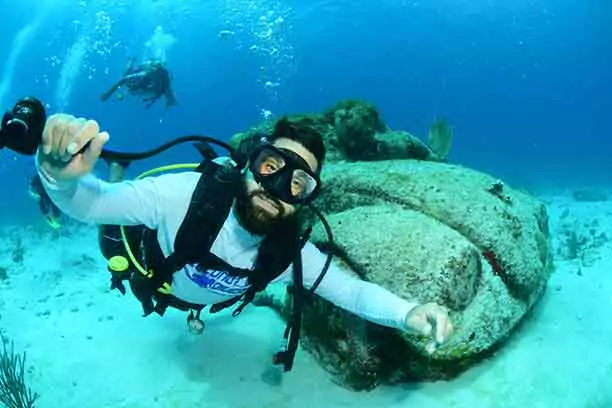 scuba diving MUSA in cancun |under water Museum diving